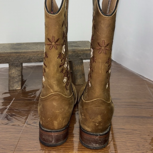 San Fernando bulldog Mirabel brown/tan colored calf boots. Size 26/9 EUC. - Picture 4 of 9